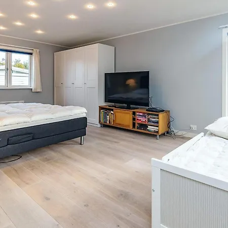 10 Person Holiday Home In Rodvig Stevns-By Traum Vakantiehuis *